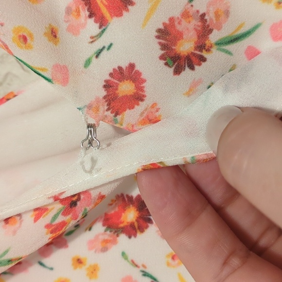 Ever New pink floral v neck tiered mini dress cut out detail - Picture 8 of 14